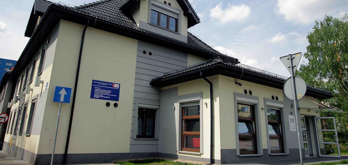 Budynek D, wejście do Poradni