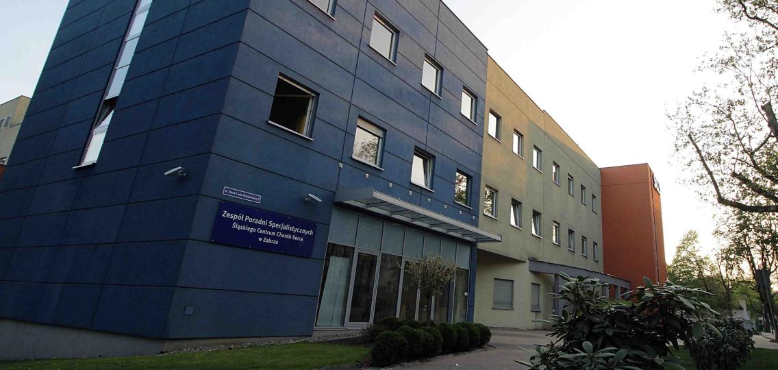 Wejście do Poradni Kardiologicznej w budynku B