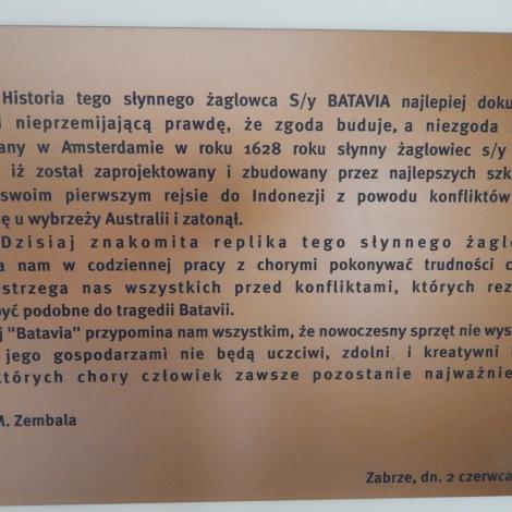 opisana historia statku Batavi przez prof. M. Zembalę