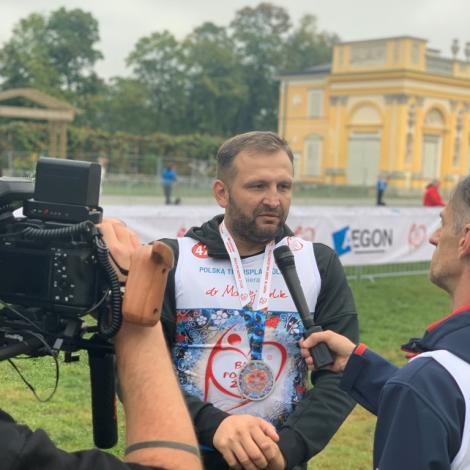 doktor Maciej Urlik udzielający wywiadu