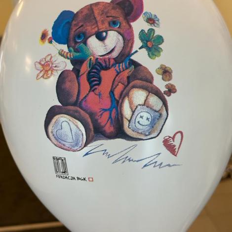 balon z misiem z muralu SCCS