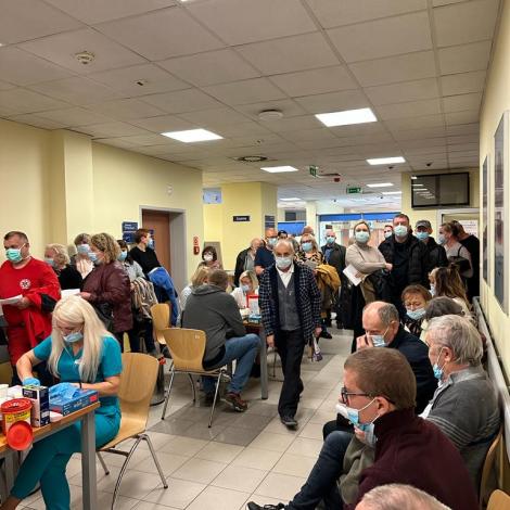 uczestnicy akcji w oczekiwaniu na badania