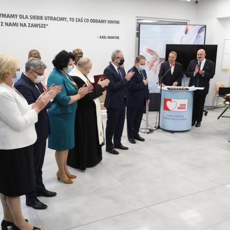 Znamienici goście biją brawo