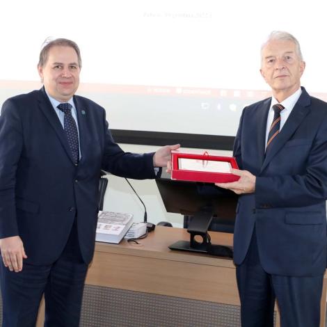 Profesor Szczepański wraz z Profesorem Lekstonem