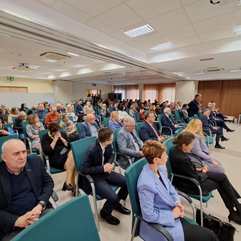 Pełna sala przedstawstawicieli POZ i szpitali 