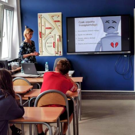 Wykład o transplantologii w Społecznej Szkole Podstawowej Nr 1