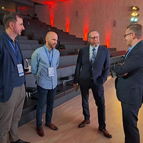 Prof. R. Montgomery rozmawia z transplantologami z Zabrza