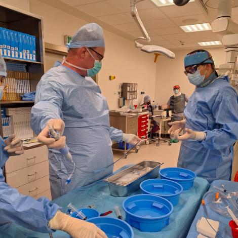 Przygotowania zespołu do implantacji zastawki