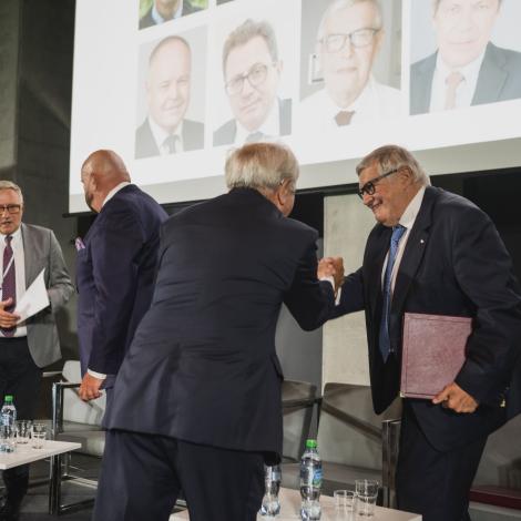 Gratulacje dla prof. K. Tendery
