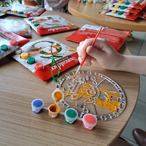 Ozdabianie witrażu. 