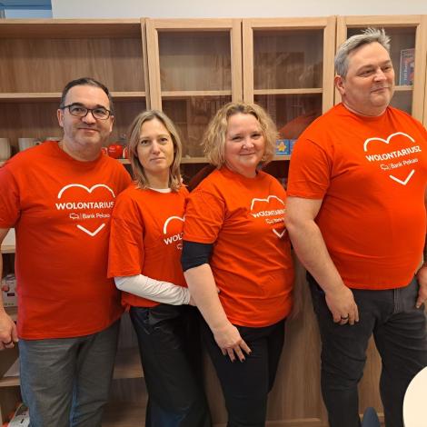 Wolontariusze z Banku Pekao z Zabrza, którzy wsparli Fundację SCCS