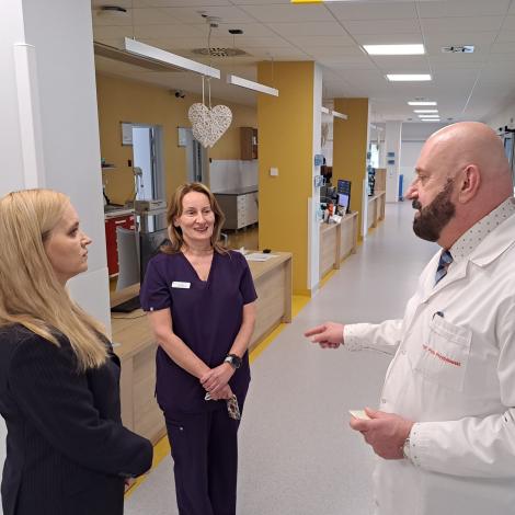 Rozmowa z pielęgniarką oddziałową w oddziale transplantacyjnym 