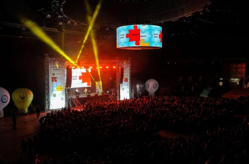 Scena w Spodku podczas I Forum Młodych