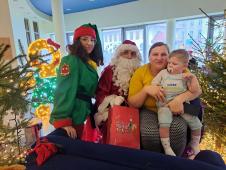 Mikołajki w Śląskim Centrum Chorób Serca w Zabrzu ZDJĘCIA - Zdjęcie główne